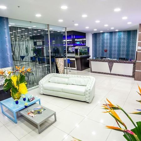 Aw Hotel Plaza Miranda ボゴタ エクステリア 写真