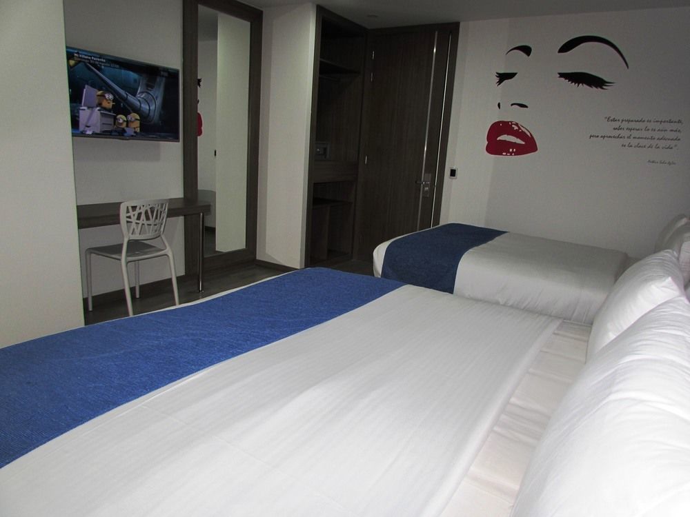 Aw Hotel Plaza Miranda ボゴタ エクステリア 写真
