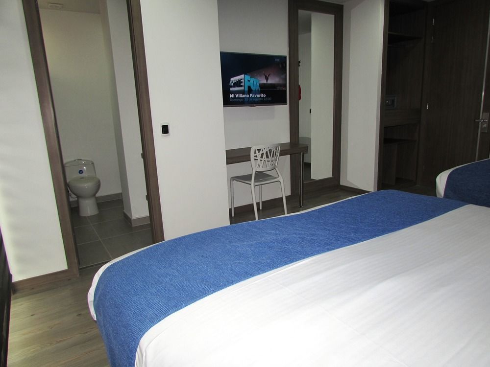 Aw Hotel Plaza Miranda ボゴタ エクステリア 写真