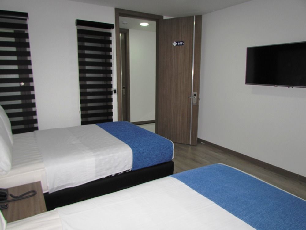 Aw Hotel Plaza Miranda ボゴタ エクステリア 写真